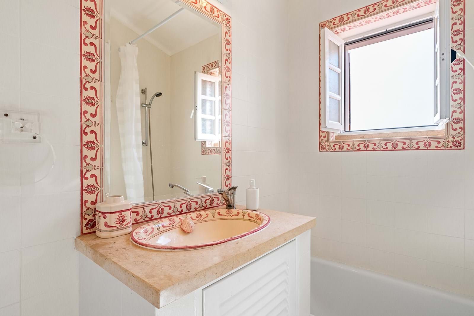 Sesimbra, Setúbal, 2970-872, PT, 5 Bedrooms Bedrooms, ,5 BathroomsBathrooms,Residential,For Sale,1940542