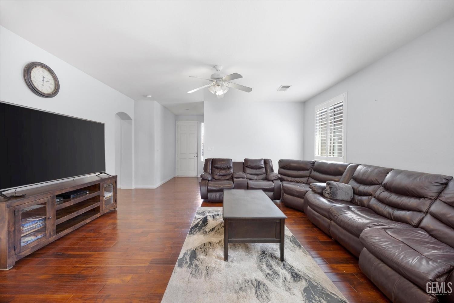 Bakersfield, California, 93313, United States, 5 Bedrooms Bedrooms, ,4 BathroomsBathrooms,Residential,For Sale,1984687