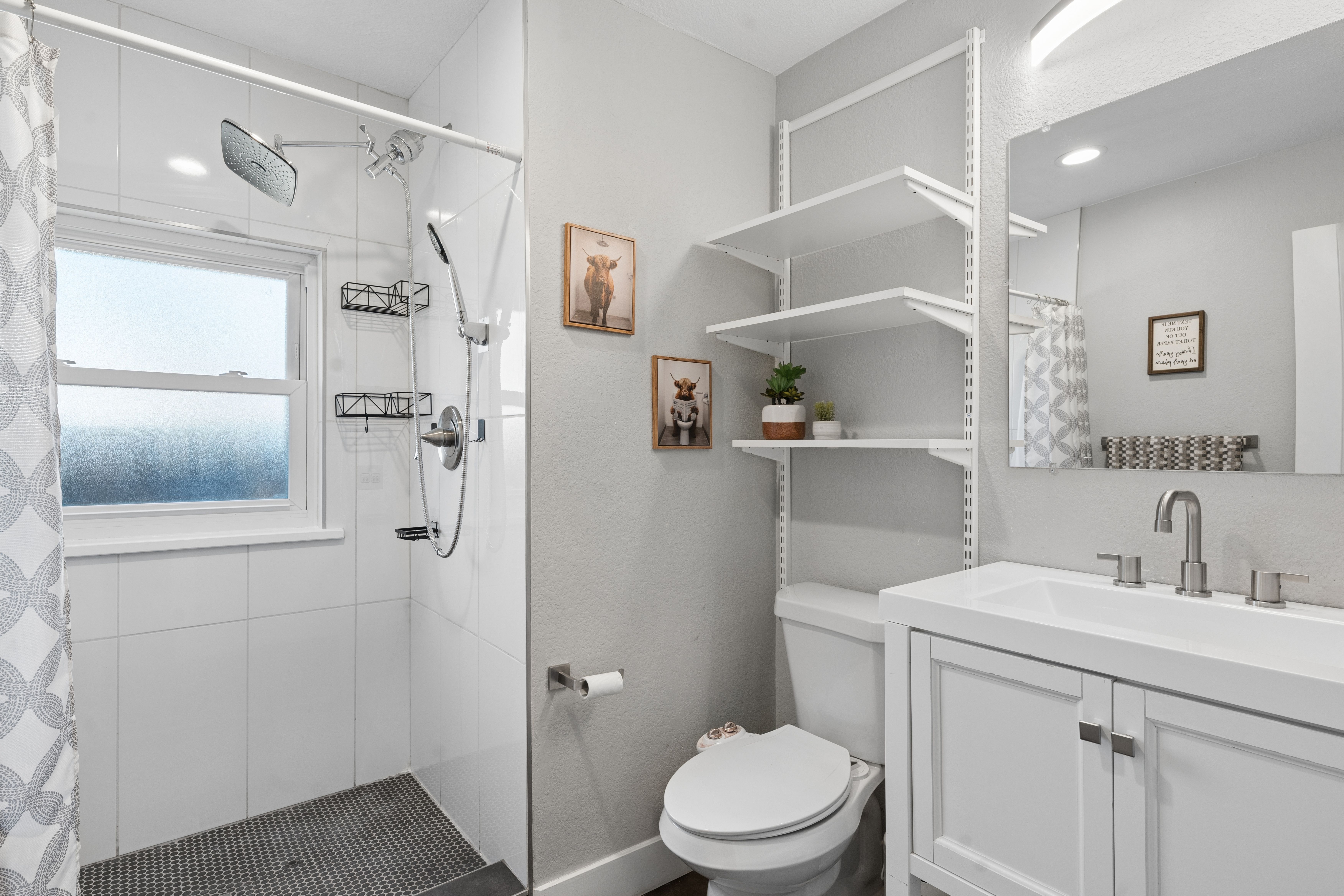  Stylish And Remarkably Versatile Remodeled Mid-Mod Residence - 物件實景