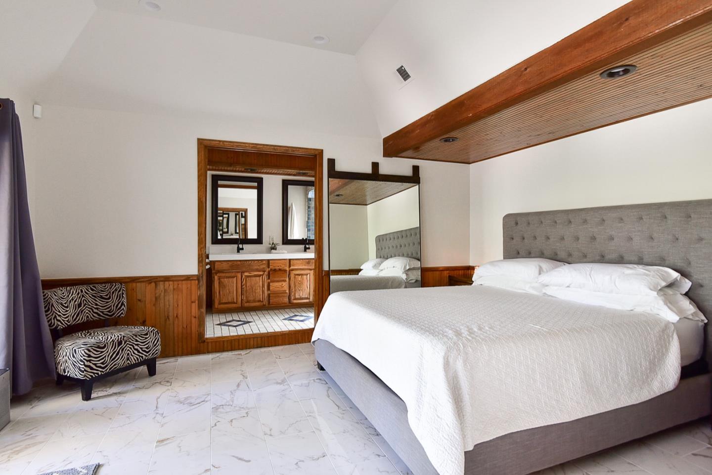 Hollister, California, 95023, United States, 3 Bedrooms Bedrooms, ,2 BathroomsBathrooms,Residential,For Sale,1983755