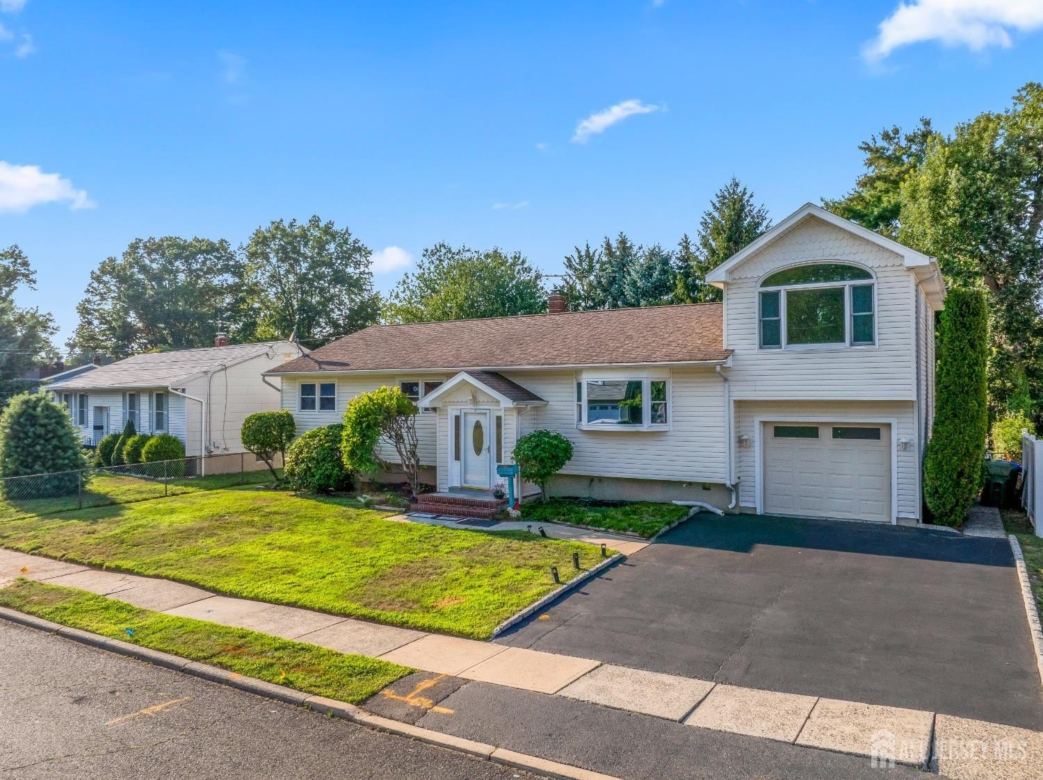 Edison, New Jersey, 08817, United States, 4 Bedrooms Bedrooms, ,2 BathroomsBathrooms,Residential,For Sale,1900843