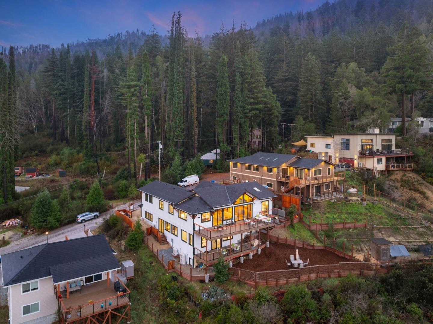 Boulder Creek, California, 95006, United States, 5 Bedrooms Bedrooms, ,4 BathroomsBathrooms,Residential,For Sale,1991450