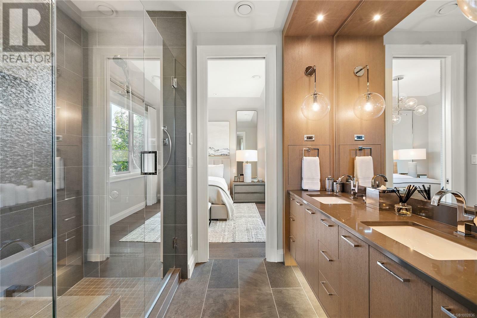 OAK BAY, British Columbia, V8R 3L8, CA, 6 Bedrooms Bedrooms, ,6 BathroomsBathrooms,Residential,For Sale,1874801