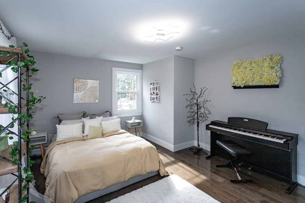 Westfield, Massachusetts, 01085, United States, 4 Bedrooms Bedrooms, ,2 BathroomsBathrooms,Residential,For Sale,1967509