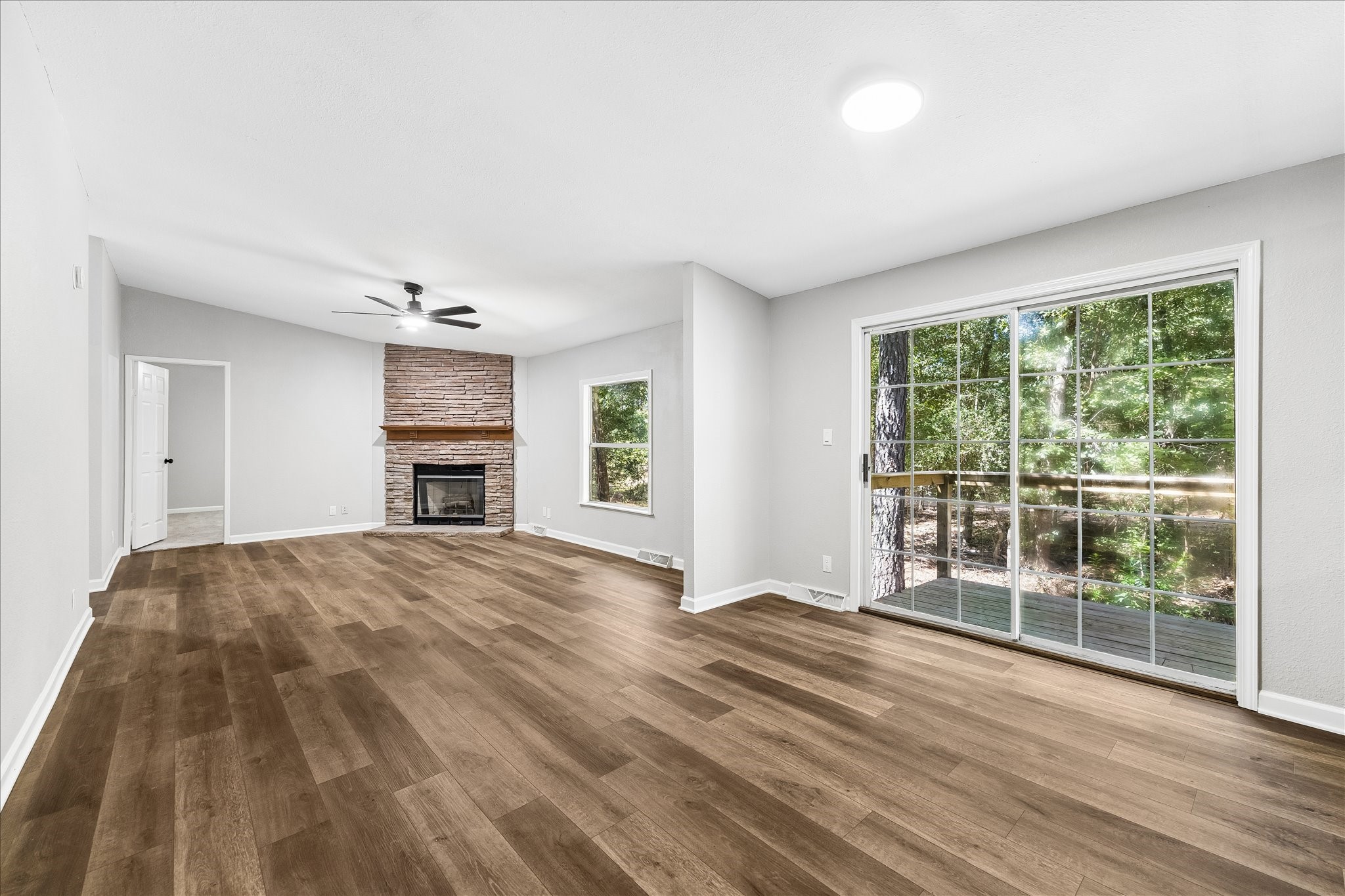  12228 Thornwood Drive - 物件實景