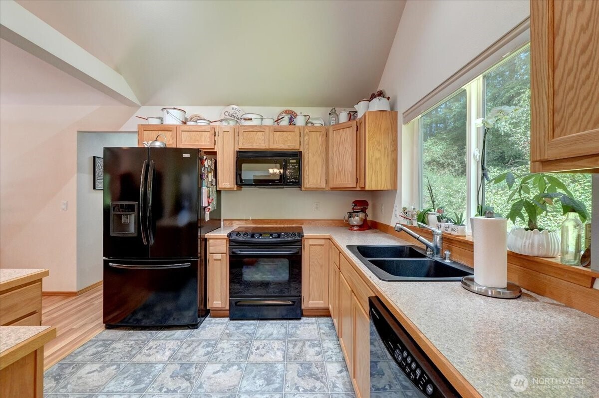 Port Orchard, Washington, 98367, United States, 3 Bedrooms Bedrooms, ,2 BathroomsBathrooms,Residential,For Sale,1828353