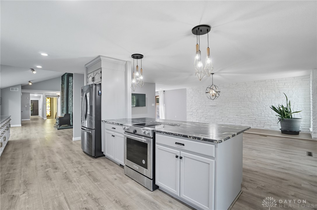 Brookville, Ohio, 45309, United States, 3 Bedrooms Bedrooms, ,4 BathroomsBathrooms,Residential,For Sale,1995742