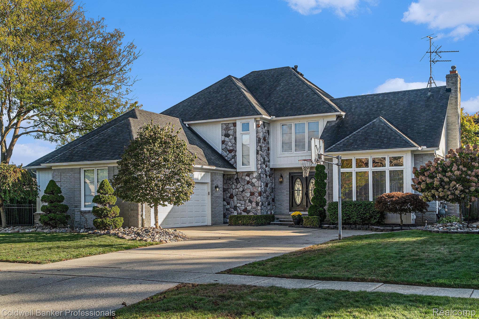 ShelbyTwp, Michigan, 48315, United States, 3 Bedrooms Bedrooms, ,4 BathroomsBathrooms,Residential,For Sale,1967840