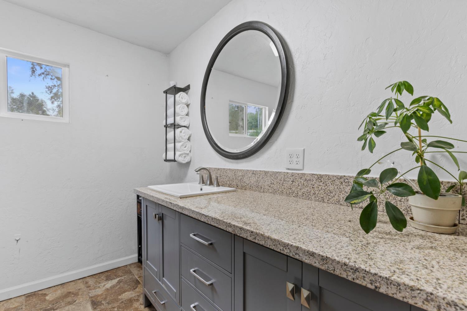 Lincoln, California, 95648, United States, 4 Bedrooms Bedrooms, ,2 BathroomsBathrooms,Residential,For Sale,1999522