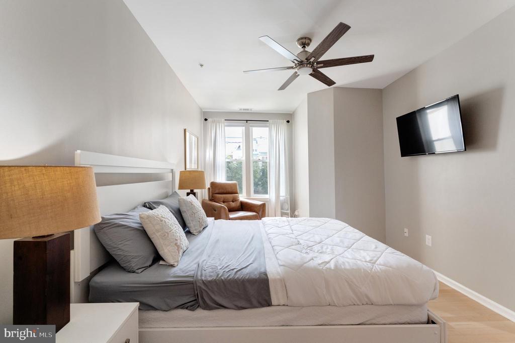 Reston, Virginia, 20190, United States, 2 Bedrooms Bedrooms, ,2 BathroomsBathrooms,Residential,For Sale,1904238