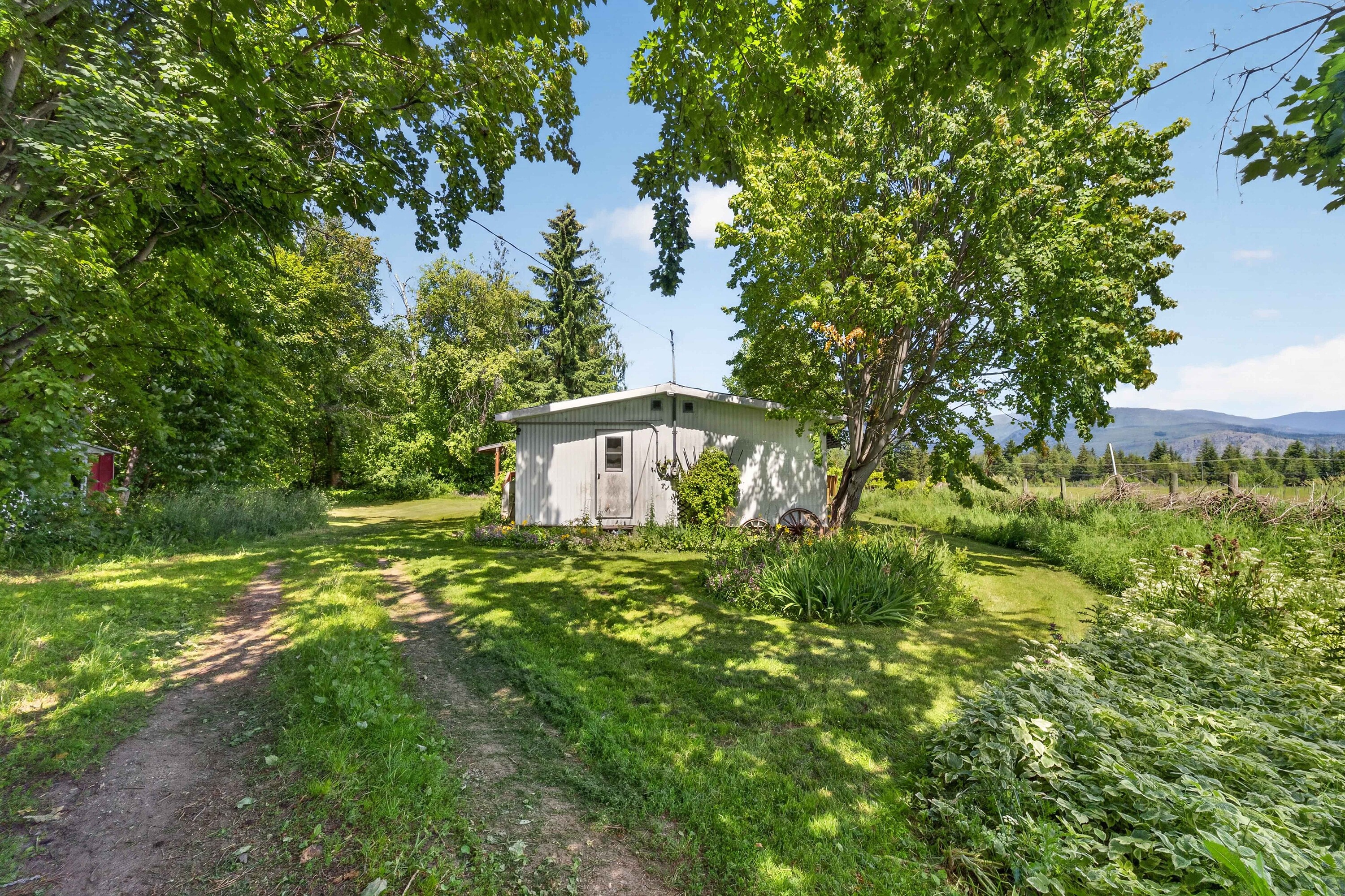  158 Acre Lakeview Homestead - 物件實景