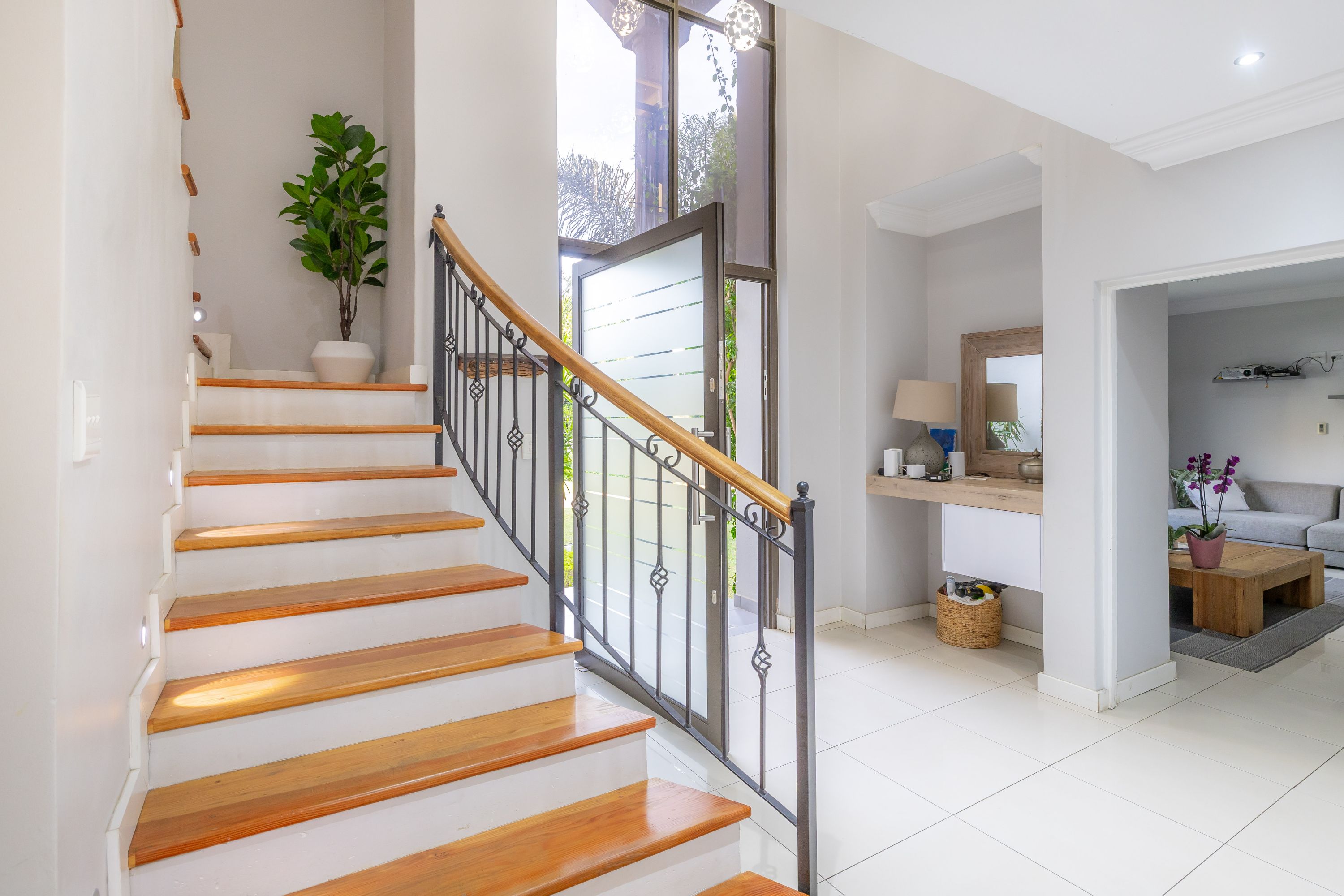  Elegant Family Home in a Secure Golf Estate - 物件實景