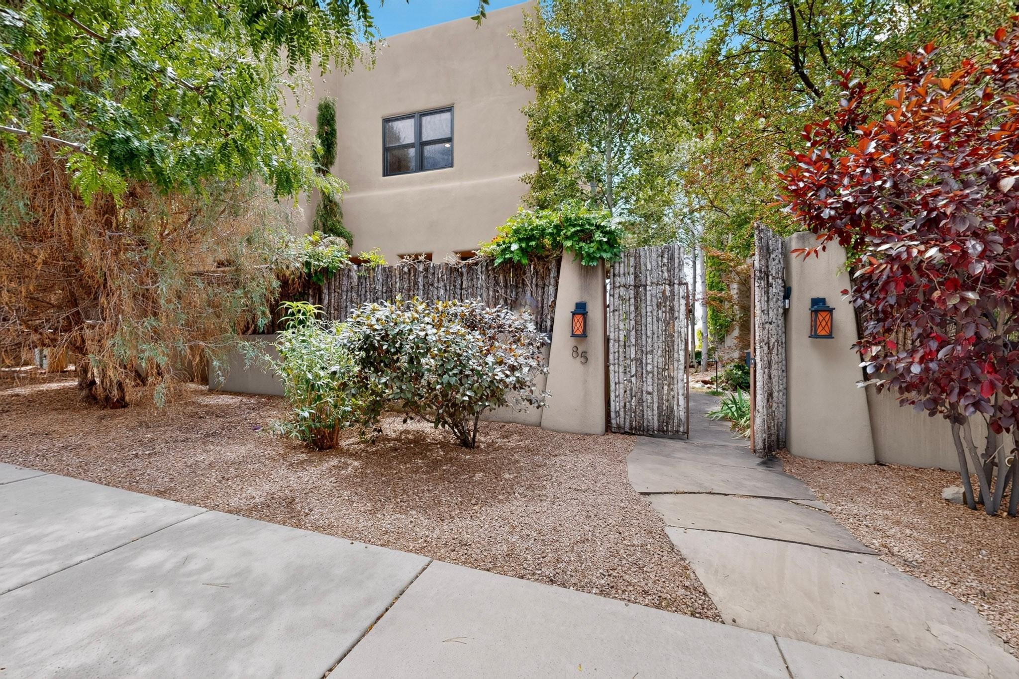 Avenida Frijoles , Santa Fe, NM 87507