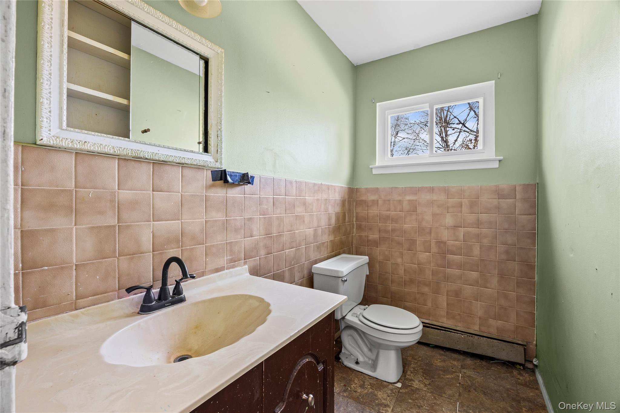 Coram, New York, 11727, United States, 5 Bedrooms Bedrooms, ,4 BathroomsBathrooms,Residential,For Sale,1993887