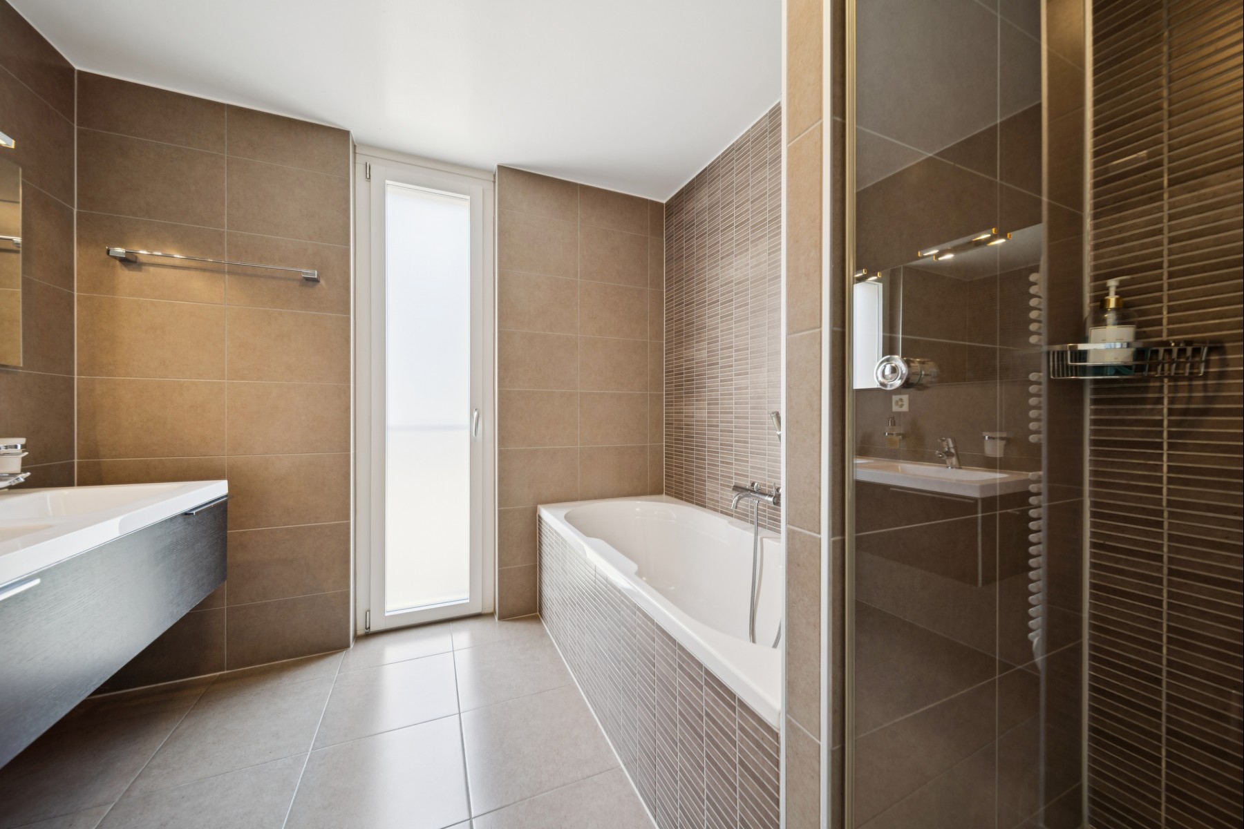  Exceptional apartment with a panoramic view of the lake - 物件實景