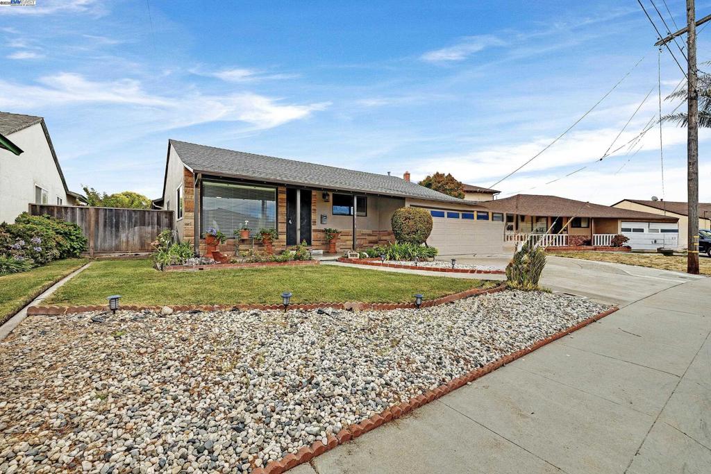San Leandro, California, 94579, United States, 3 Bedrooms Bedrooms, ,1 BathroomBathrooms,Residential,For Sale,1921969
