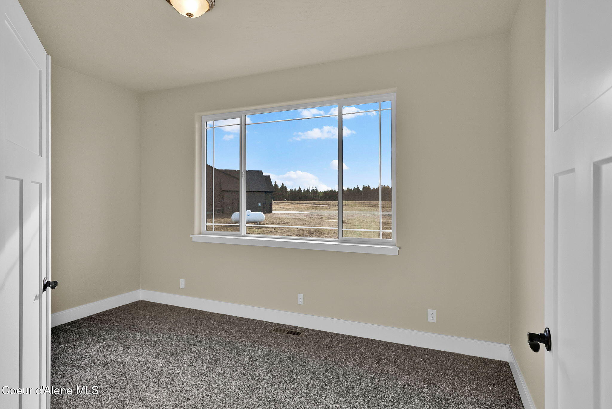 Rathdrum, Idaho, 83858, United States, 6 Bedrooms Bedrooms, ,1 BathroomBathrooms,Residential,For Sale,1989161