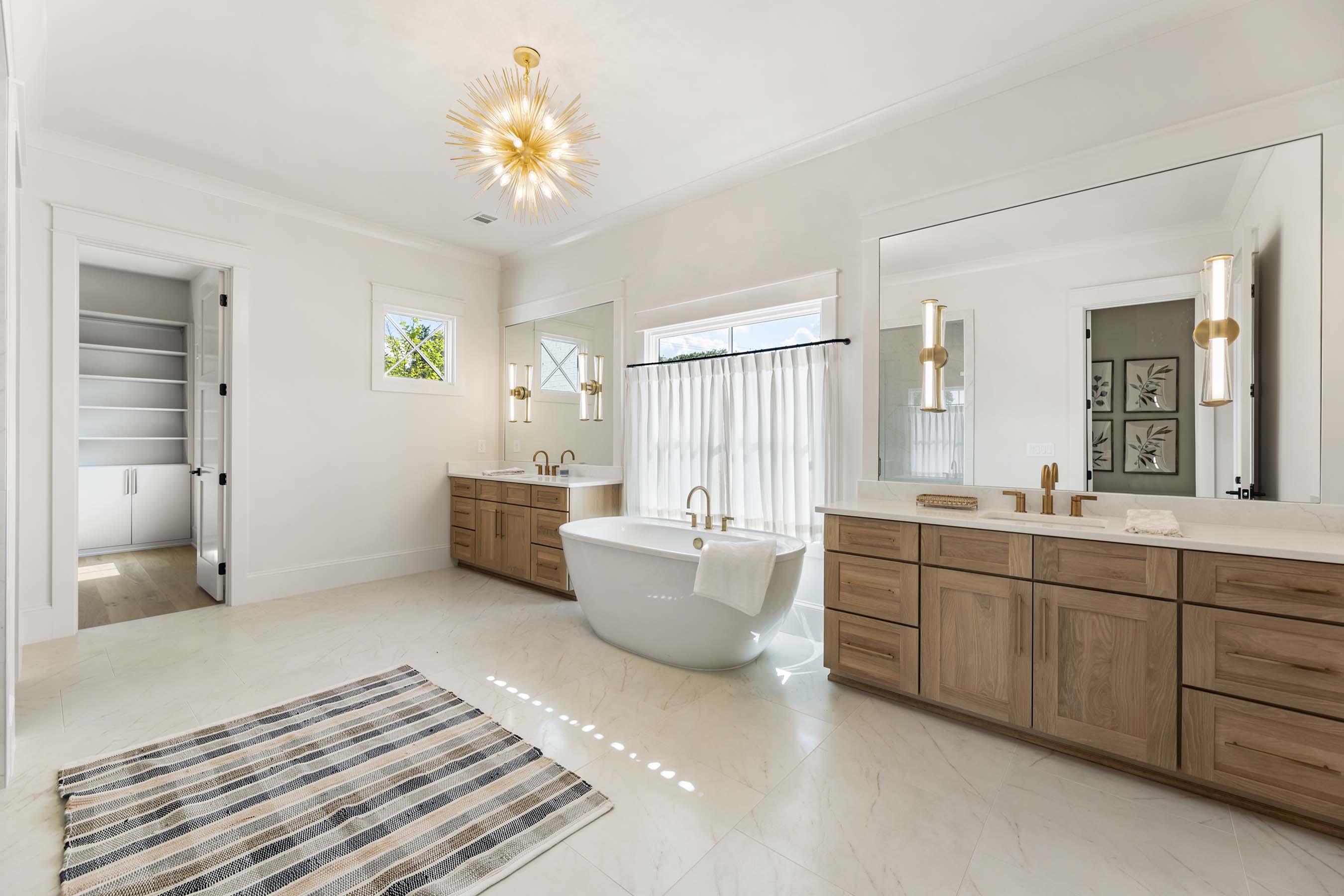  Home Offers a Rare Combination of Sophistication and Livability - 物件實景