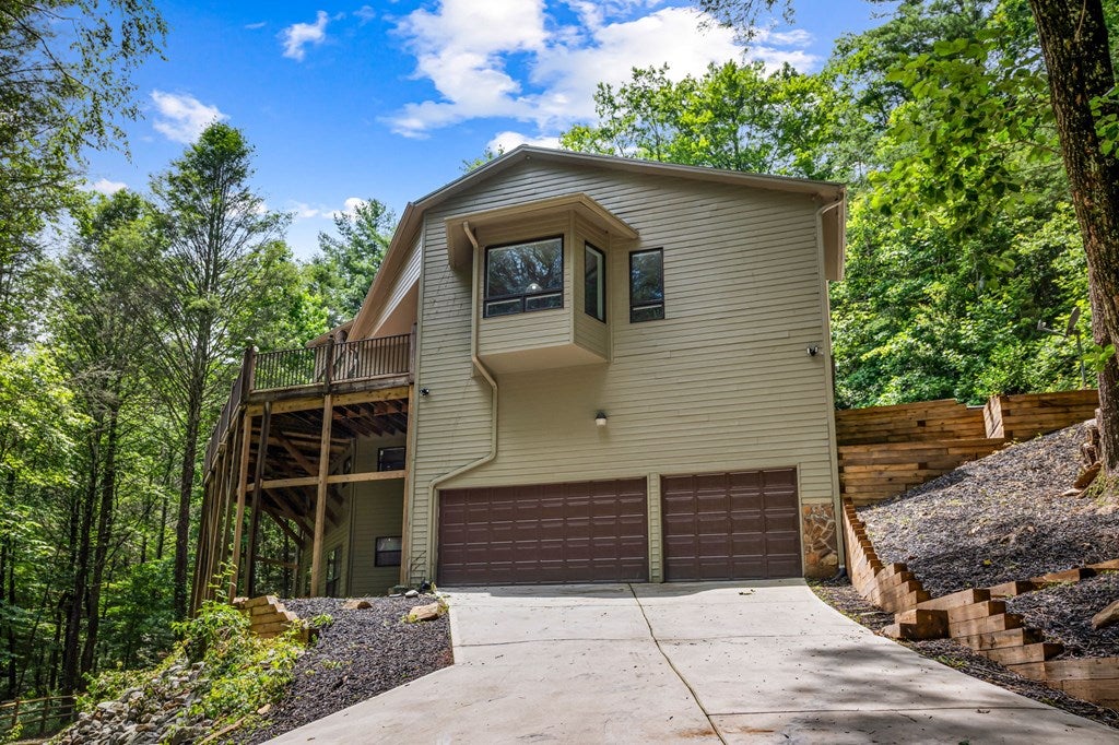 Ellijay, Georgia, 30540, United States, 5 Bedrooms Bedrooms, ,5 BathroomsBathrooms,Residential,For Sale,1868155