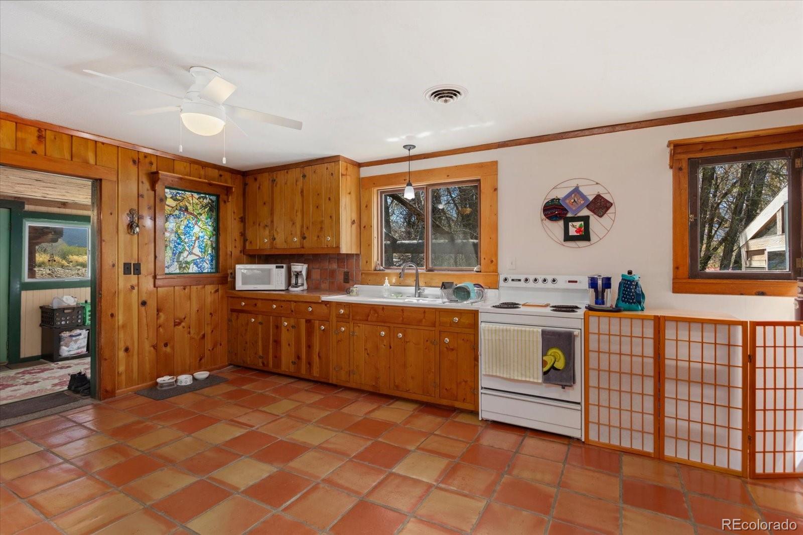 Salida, Colorado, 81201, United States, 2 Bedrooms Bedrooms, ,1 BathroomBathrooms,Residential,For Sale,2044333