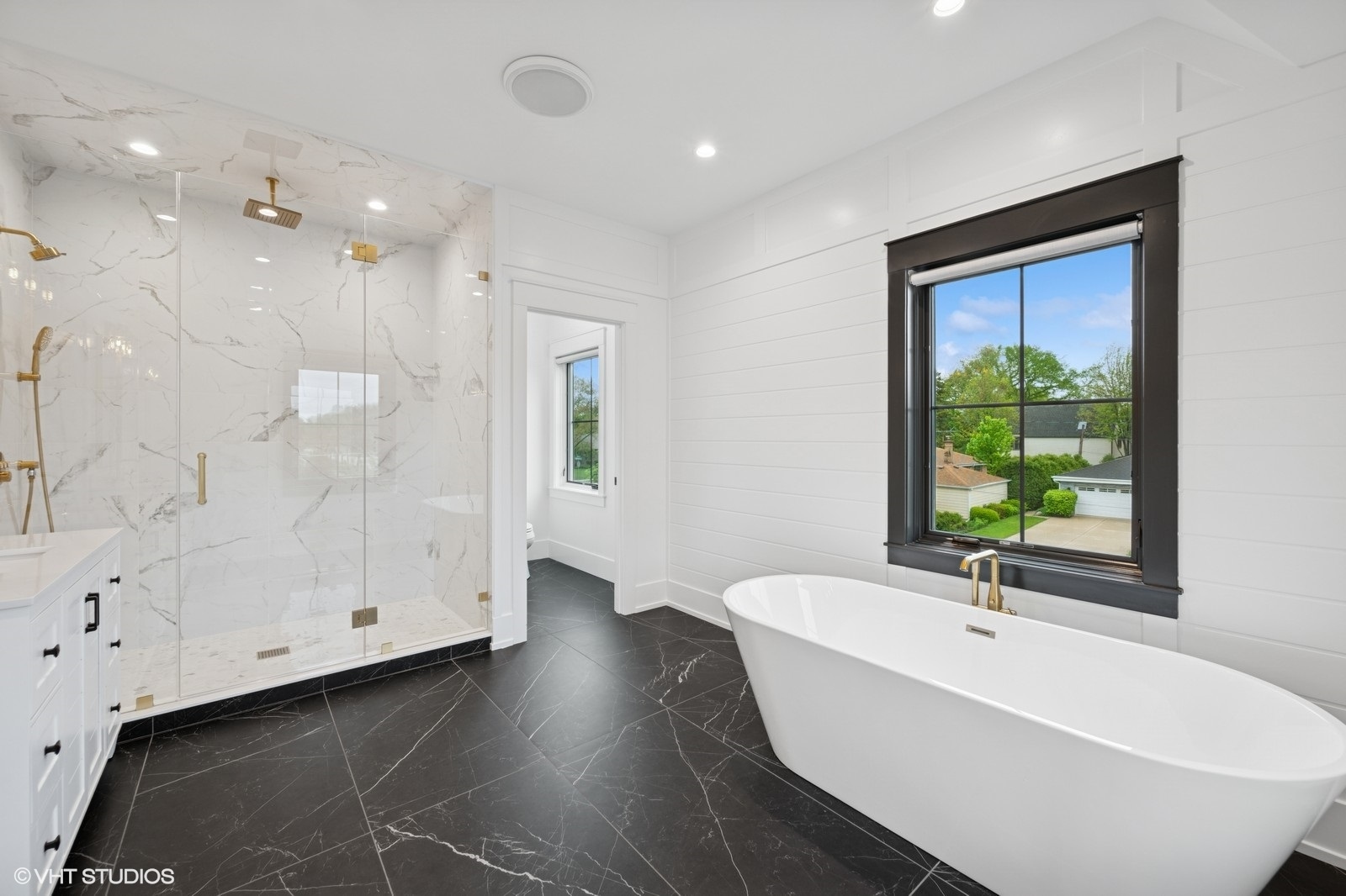Northbrook, Illinois, 60062, United States, 5 Bedrooms Bedrooms, ,5 BathroomsBathrooms,Residential,For Sale,1827493