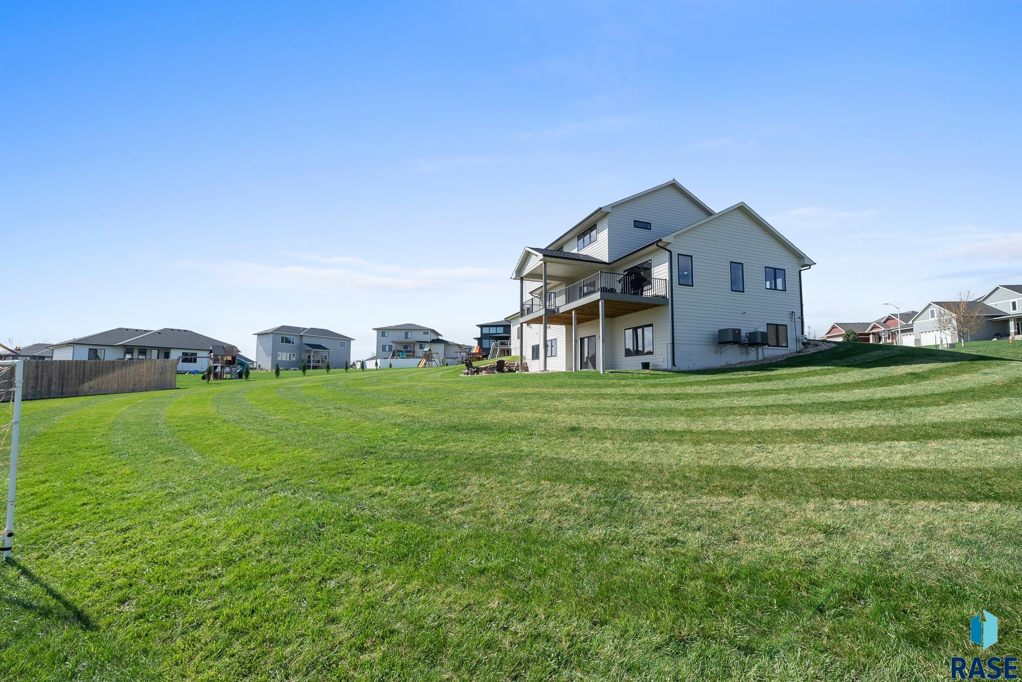 Sioux Falls, South Dakota, 57110, United States, 6 Bedrooms Bedrooms, ,4 BathroomsBathrooms,Residential,For Sale,1892157