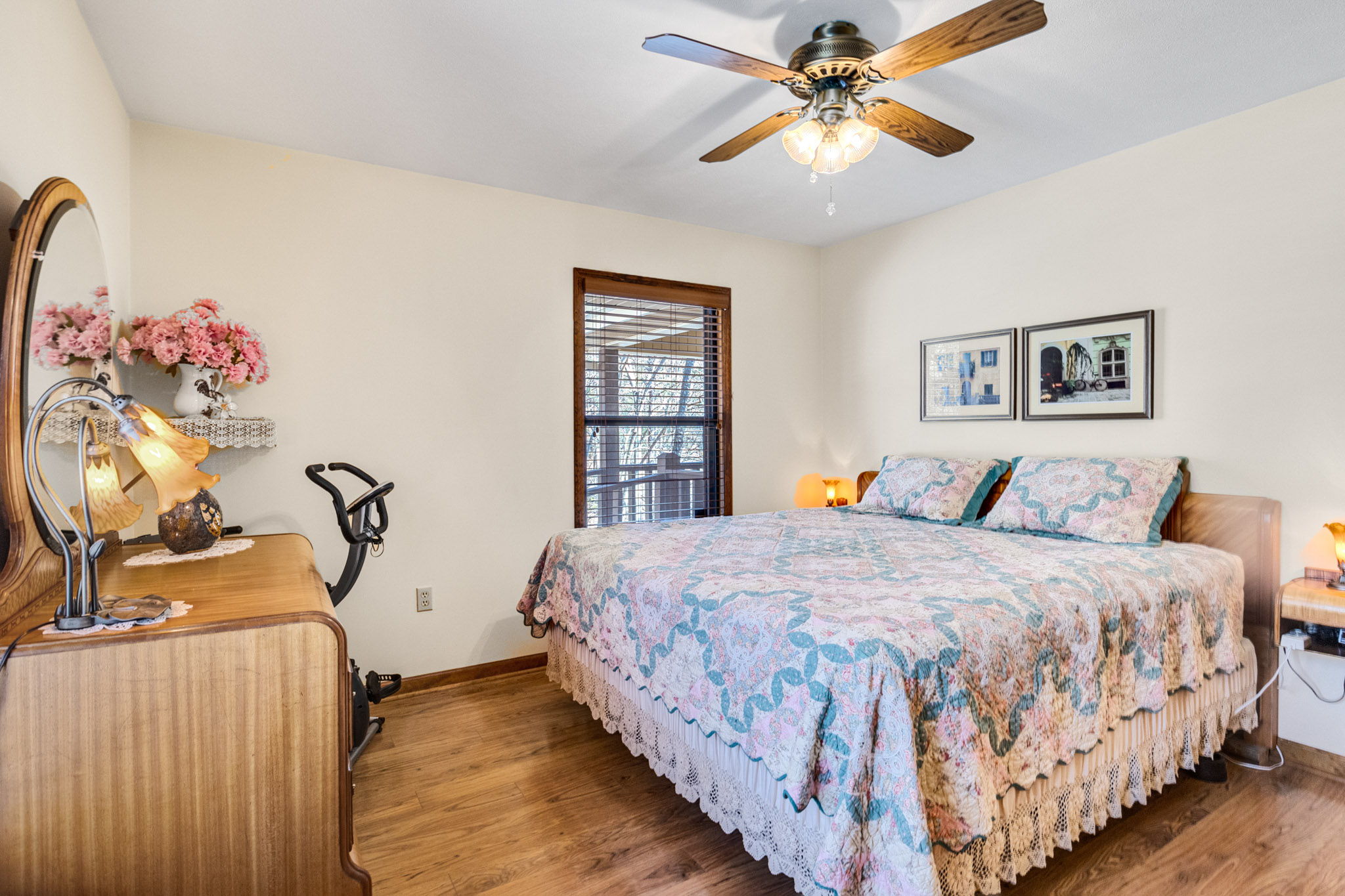 Sevierville, Tennessee, 37862, United States, 2 Bedrooms Bedrooms, ,3 BathroomsBathrooms,Residential,For Sale,1977968