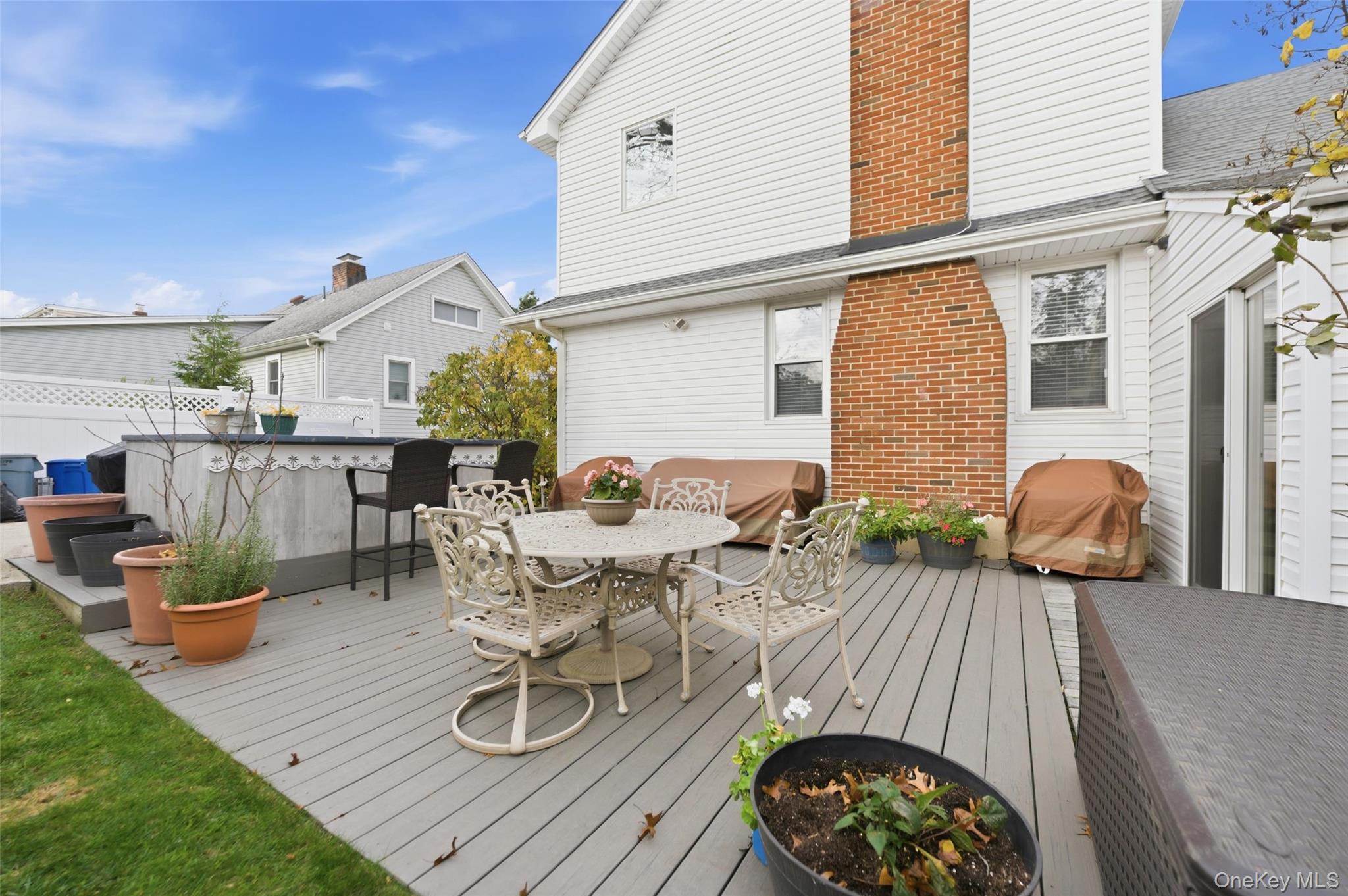 Oceanside, New York, 11572, United States, 3 Bedrooms Bedrooms, ,3 BathroomsBathrooms,Residential,For Sale,1990988