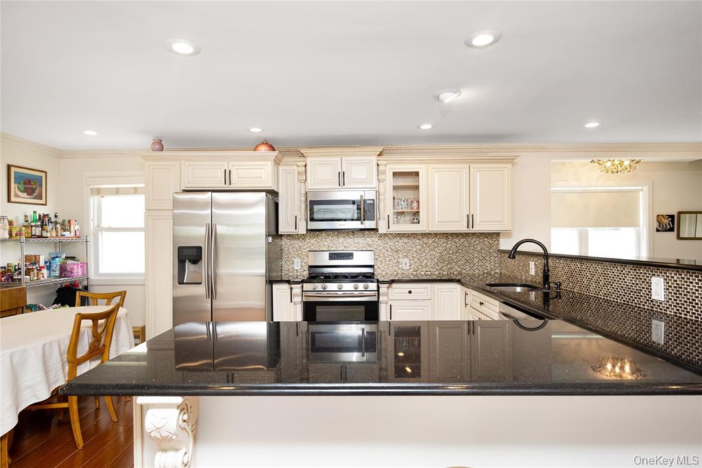Atlantic Beach, New York, 11509, United States, 4 Bedrooms Bedrooms, ,4 BathroomsBathrooms,Residential,For Sale,1943894