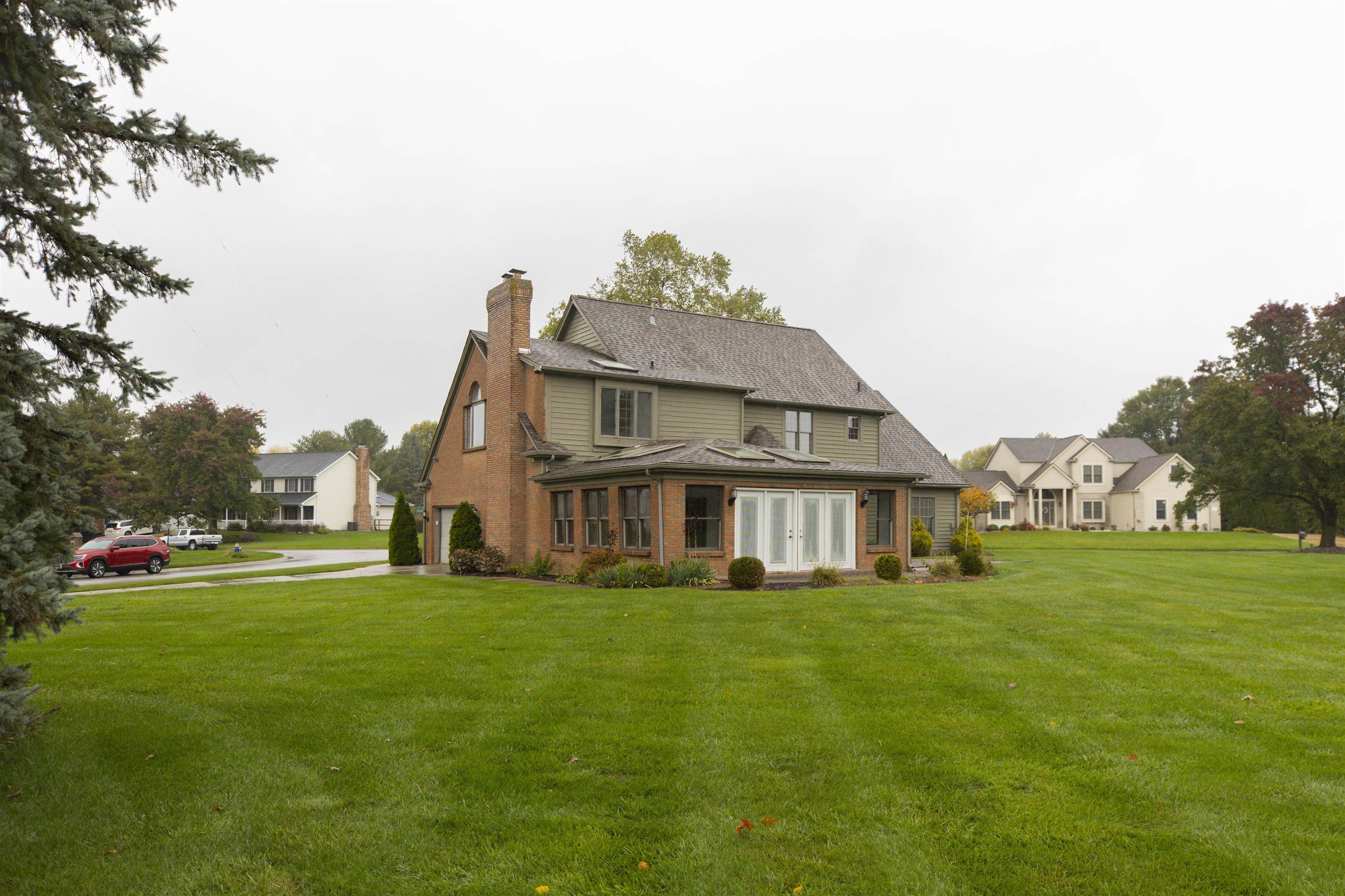 South Bend, Indiana, 46614, United States, 4 Bedrooms Bedrooms, ,4 BathroomsBathrooms,Residential,For Sale,1985327