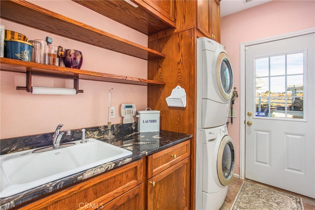 Cherry Valley, California, 92223, United States, 4 Bedrooms Bedrooms, ,4 BathroomsBathrooms,Residential,For Sale,1980244