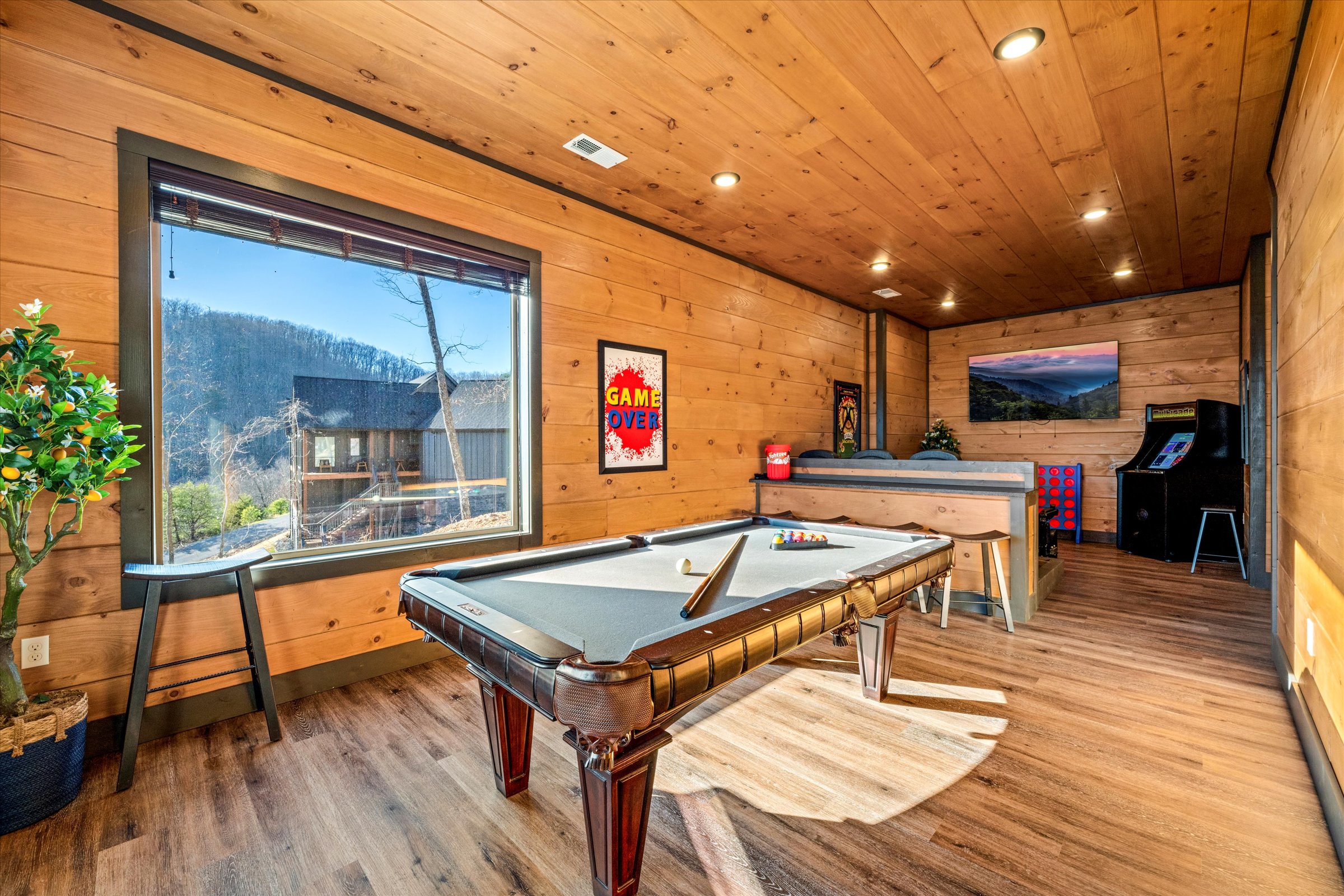 Sevierville, Tennessee, 37876, United States, 5 Bedrooms Bedrooms, ,6 BathroomsBathrooms,Residential,For Sale,1975935