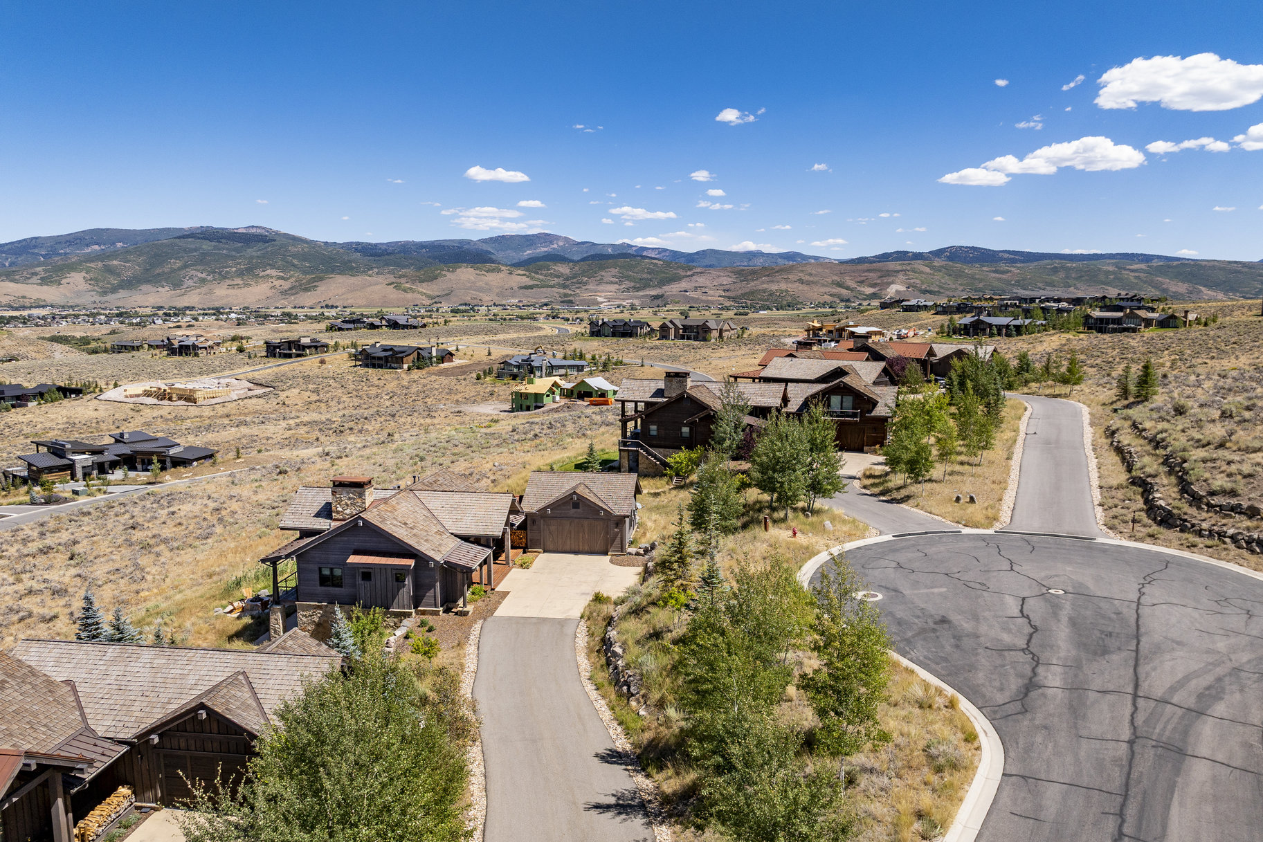  Panoramic Views From This Gorgeous 4-Bedroom Cabin Home at Victory Ranch - 物件實景