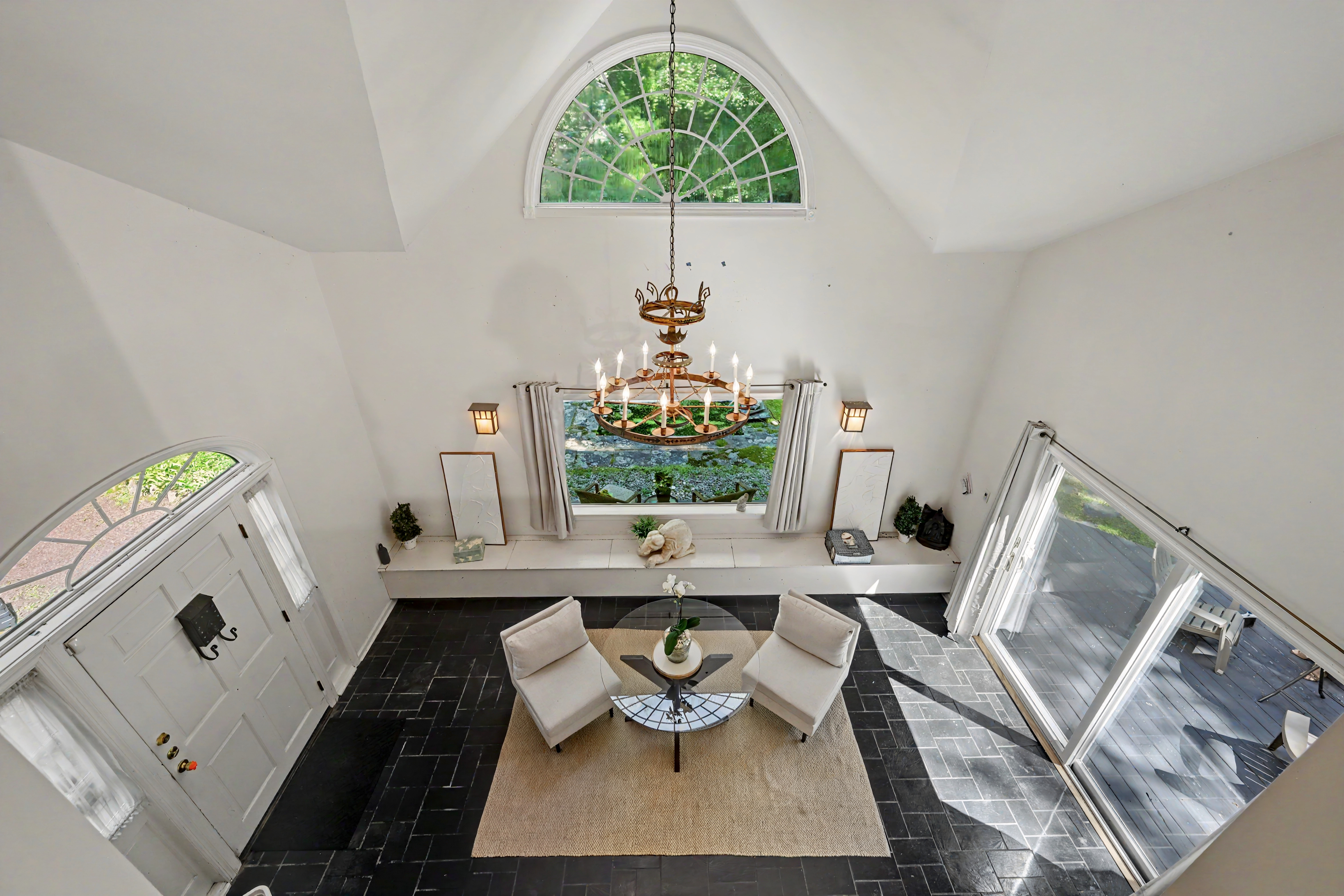  Sun-Drenched Contemporary Colonial Nestled on Two Picturesque Acres - 物件實景