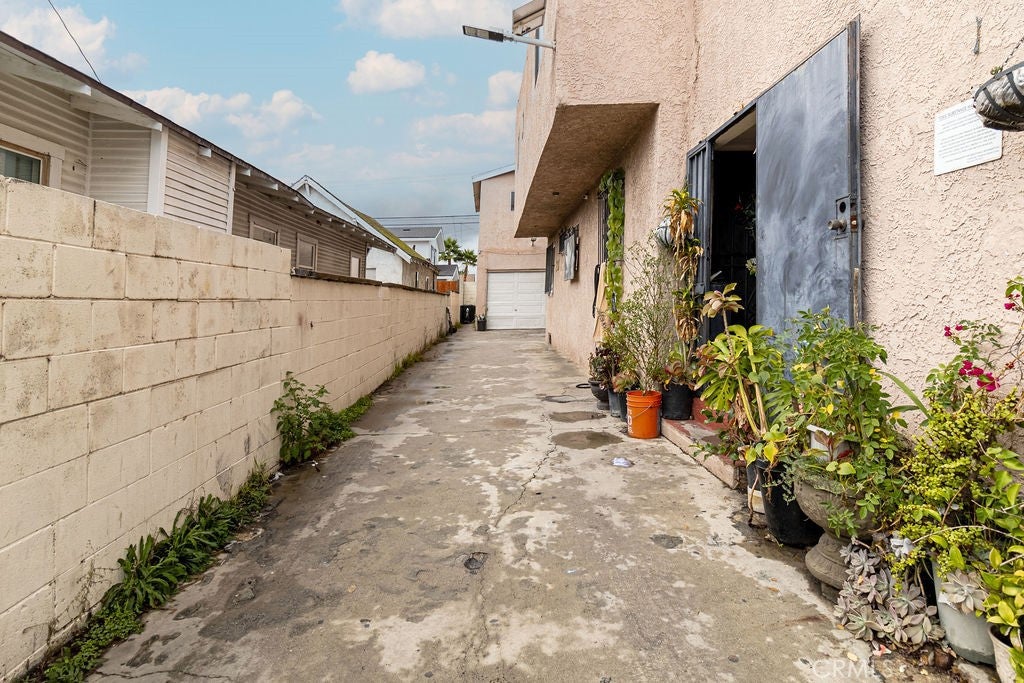 Los Angeles, California, 90003, United States, ,Residential,For Sale,1995375