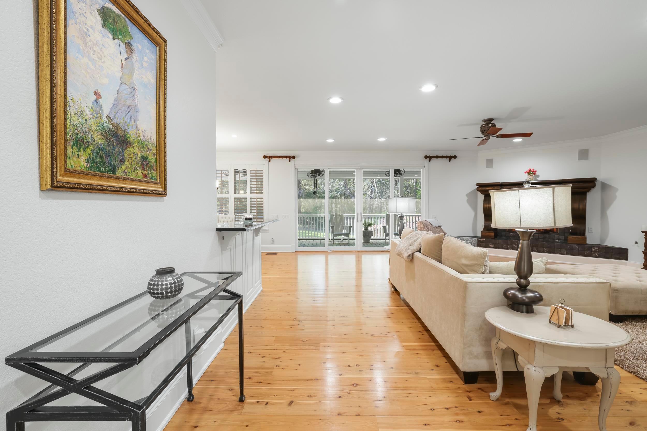 Tallahassee, Florida, 32312, United States, 4 Bedrooms Bedrooms, ,6 BathroomsBathrooms,Residential,For Sale,1846572
