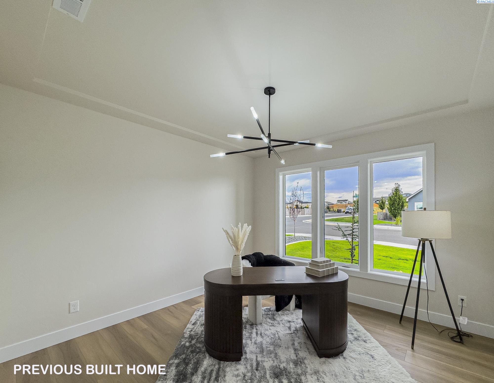 Richland, Washington, 99352, United States, 4 Bedrooms Bedrooms, ,3 BathroomsBathrooms,Residential,For Sale,1918279