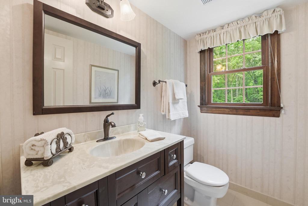 Warrenton, Virginia, 20187, United States, 4 Bedrooms Bedrooms, ,3 BathroomsBathrooms,Residential,For Sale,2048505