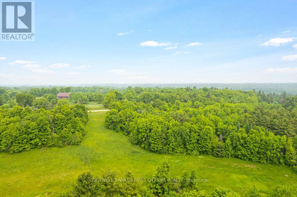 TAY VALLEY, Ontario, K0H 2B0, CA, 2 Bedrooms Bedrooms, ,1 BathroomBathrooms,Residential,For Sale,1866349