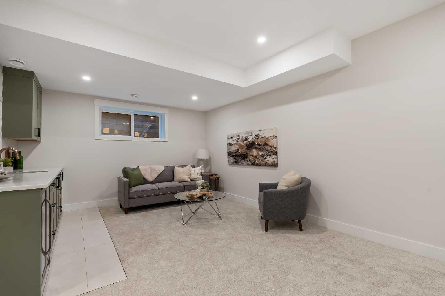 CALGARY, Alberta, T3E 2V9, CA, 4 Bedrooms Bedrooms, ,5 BathroomsBathrooms,Residential,For Sale,1987778