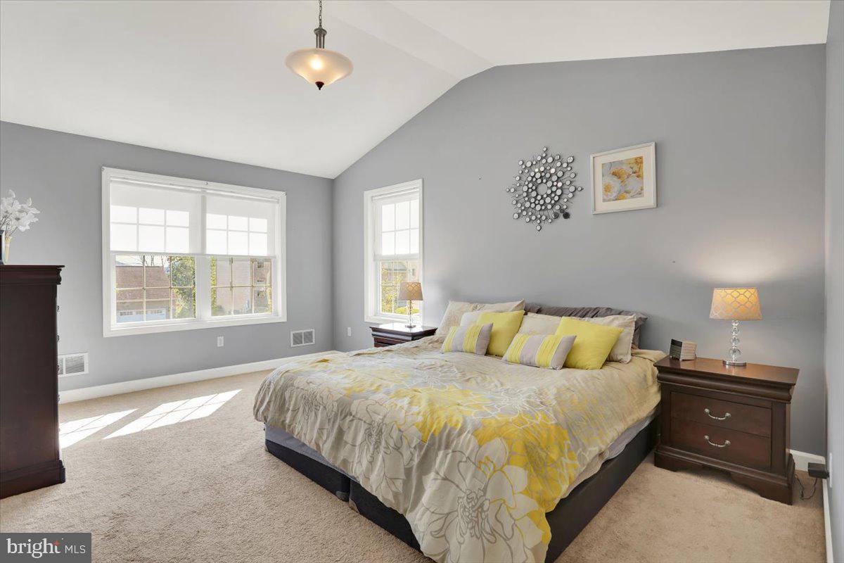 Reading, Pennsylvania, 19606, United States, 4 Bedrooms Bedrooms, ,4 BathroomsBathrooms,Residential,For Sale,1947941