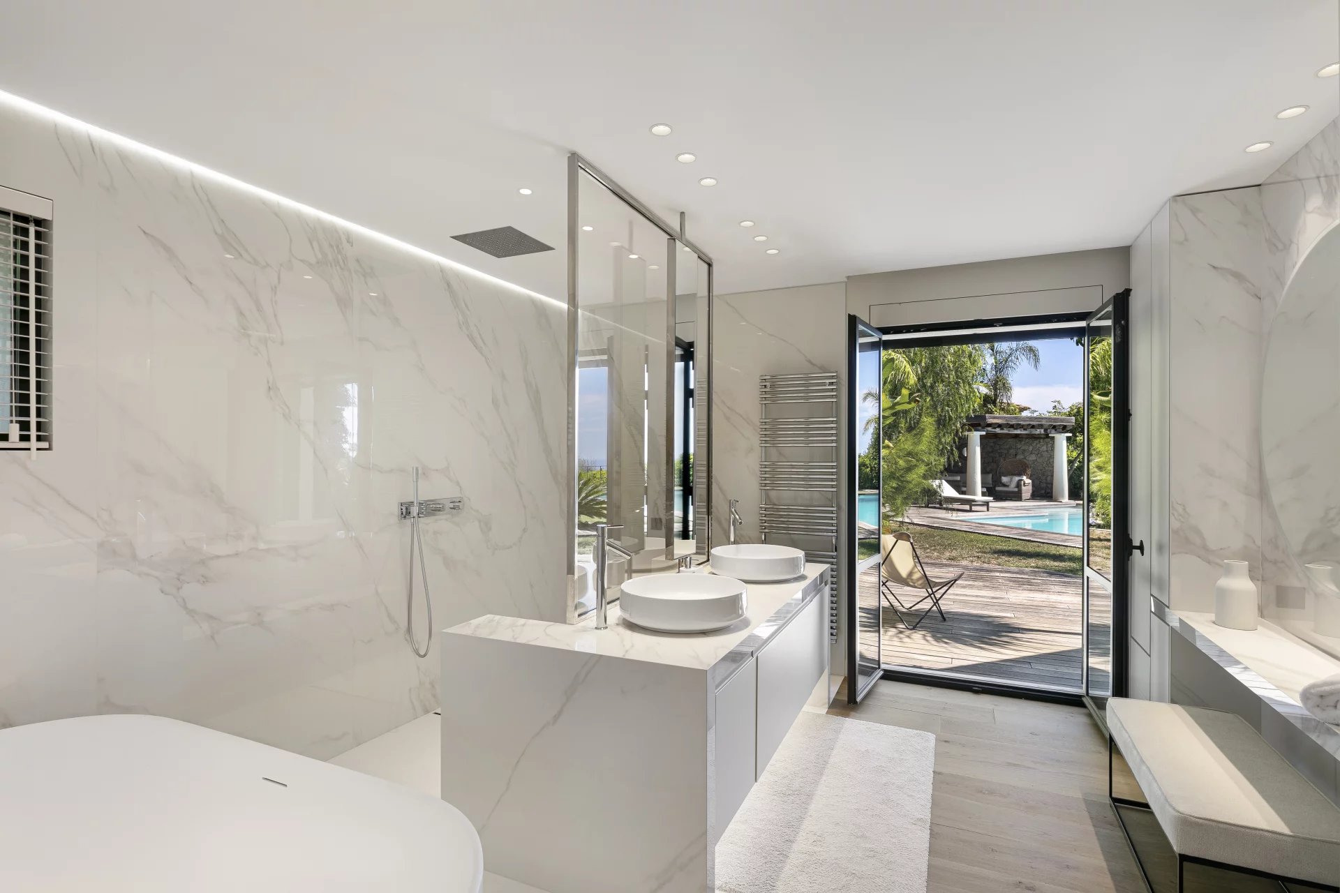 Nice, Provence-Alpes-Côte d’Azur, 06000, FR, 4 Bedrooms Bedrooms, ,6 BathroomsBathrooms,Residential,For Sale,1950974