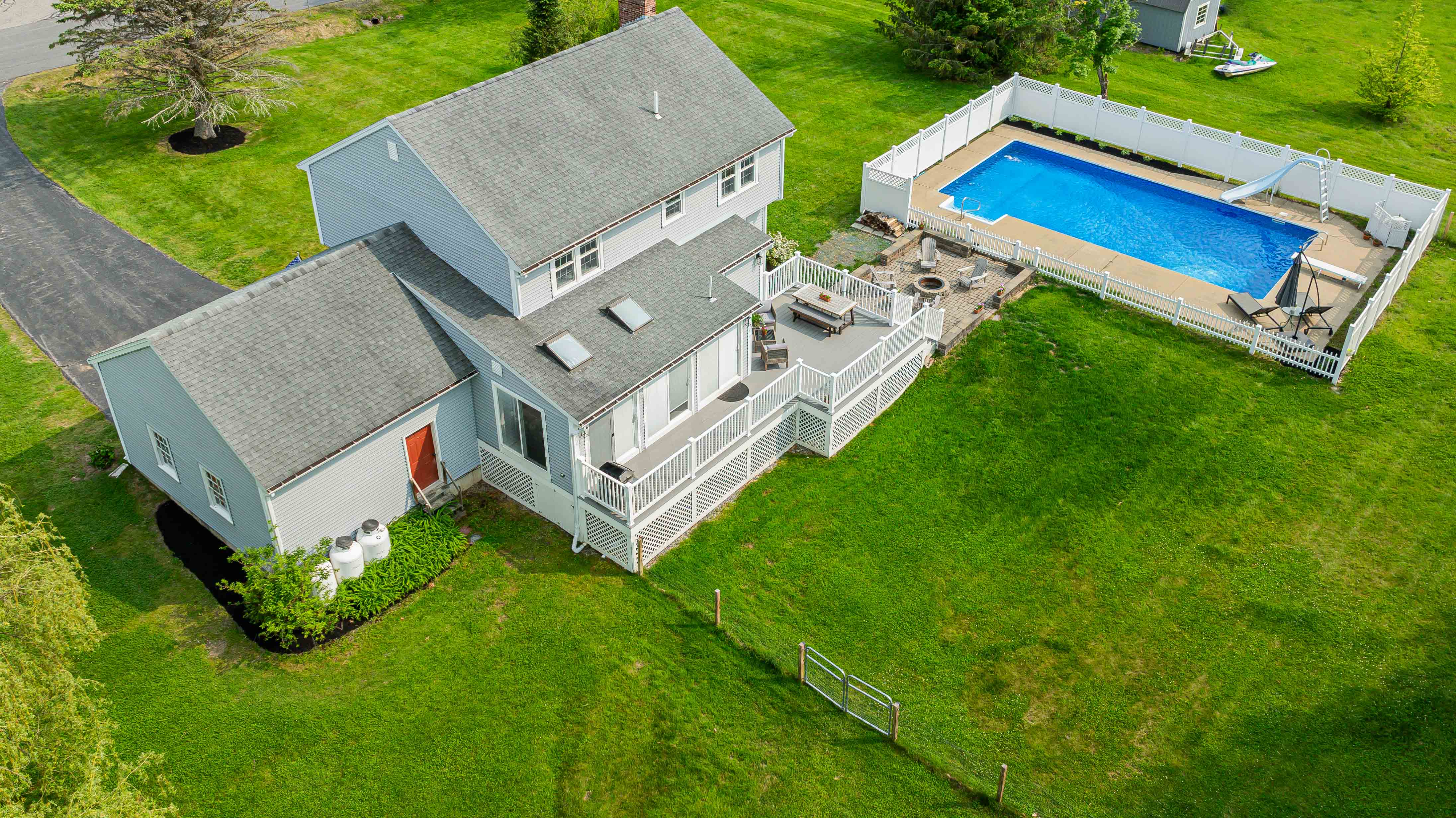 York, Maine, 03909, United States, 3 Bedrooms Bedrooms, ,3 BathroomsBathrooms,Residential,For Sale,1856750