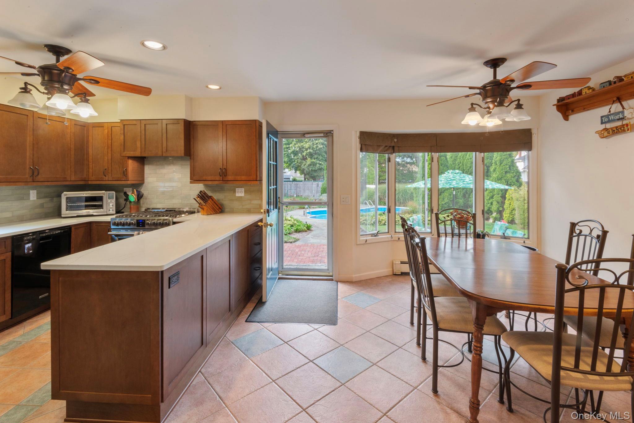 East Northport, New York, 11731, United States, 3 Bedrooms Bedrooms, ,2 BathroomsBathrooms,Residential,For Sale,1924855