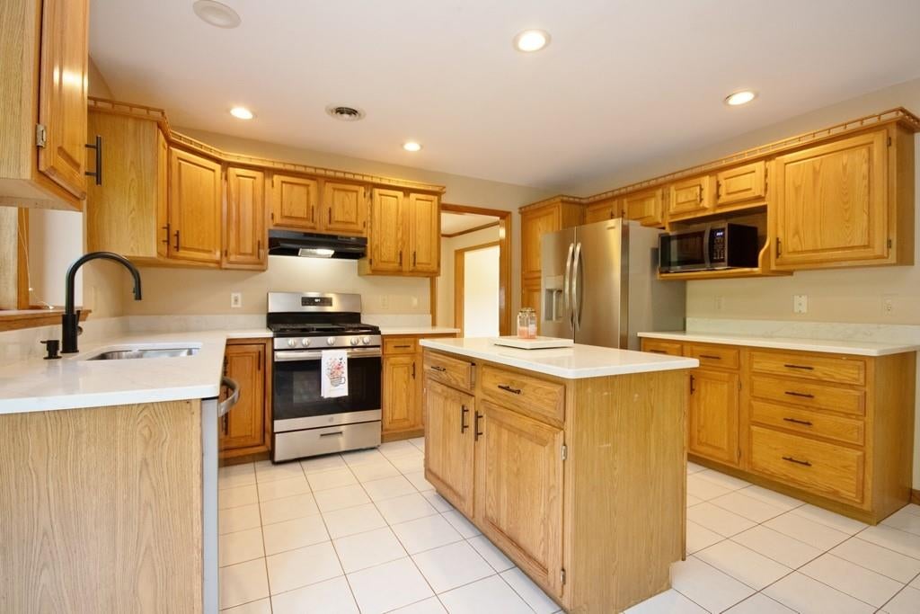 Florida, New York, 10921, United States, 4 Bedrooms Bedrooms, ,3 BathroomsBathrooms,Residential,For Sale,1944885