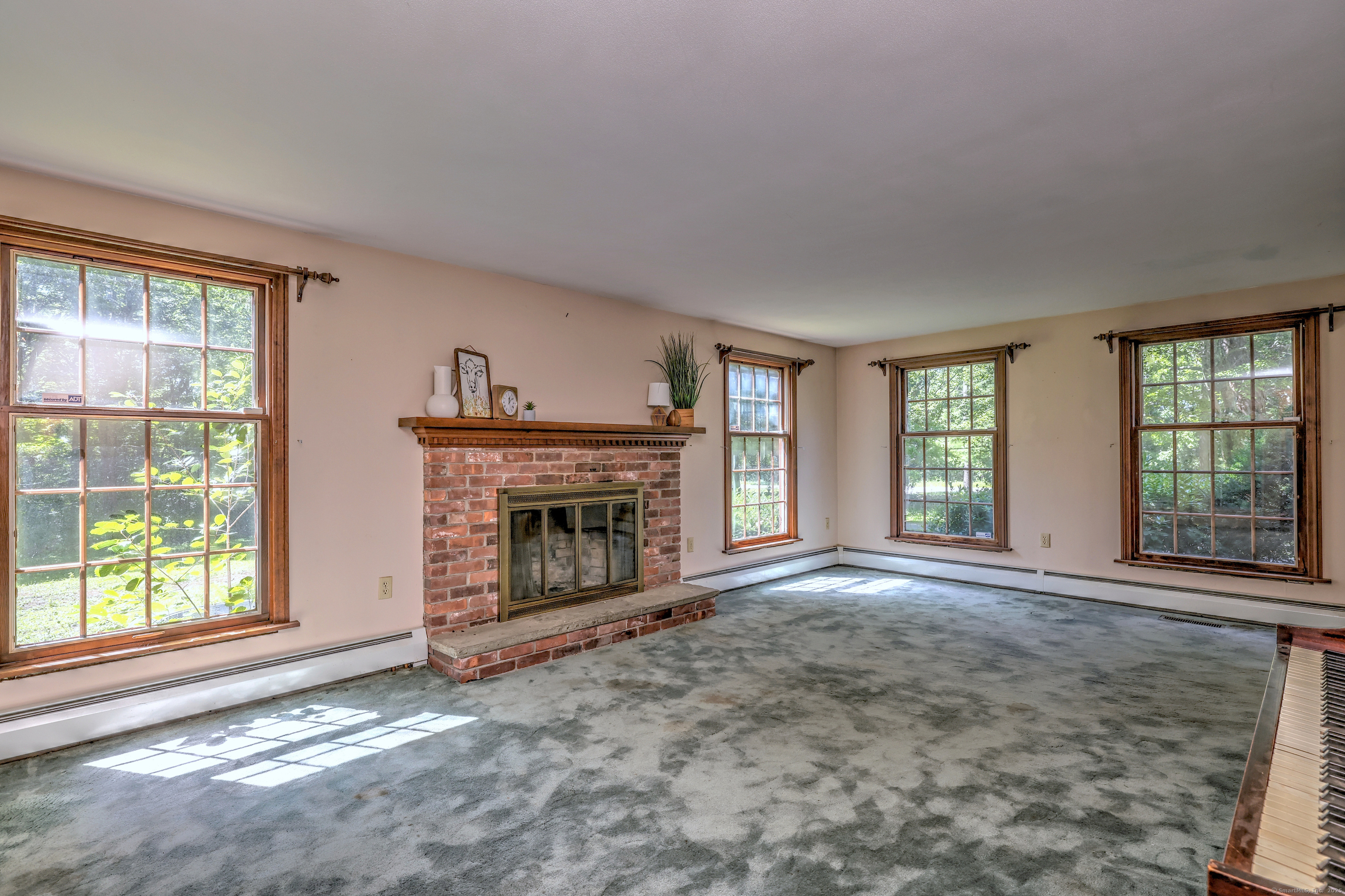 Torrington, Connecticut, 06790, United States, 3 Bedrooms Bedrooms, ,2 BathroomsBathrooms,Residential,For Sale,1927244