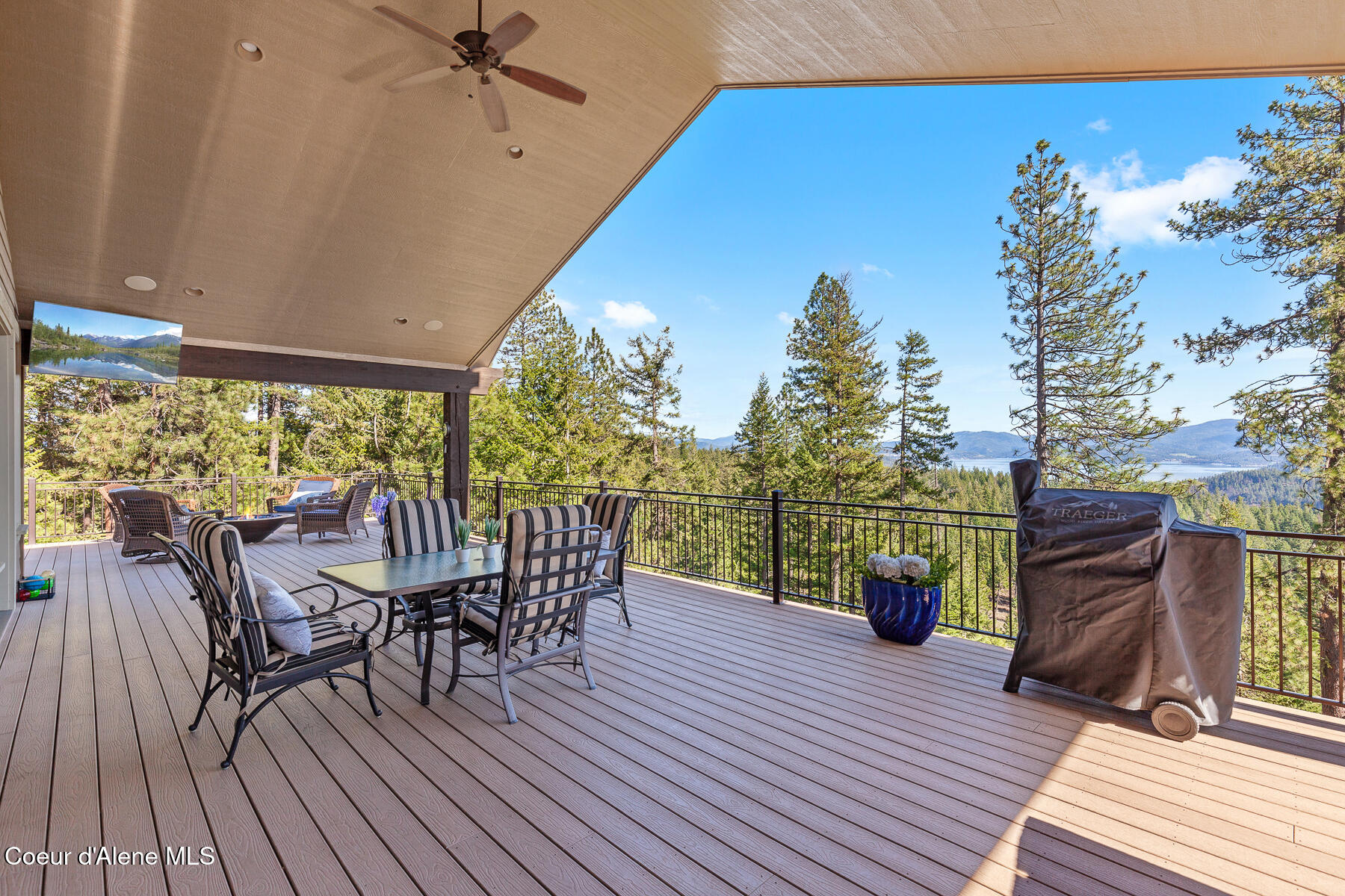 Coeur d'Alene, Idaho, 83814, United States, 5 Bedrooms Bedrooms, ,5 BathroomsBathrooms,Residential,For Sale,1763512