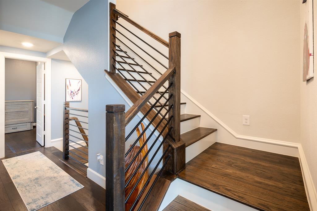 Dallas, Texas, 75212, United States, 3 Bedrooms Bedrooms, ,4 BathroomsBathrooms,Residential,For Sale,1966564