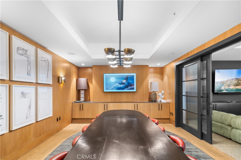 Los Angeles, California, 90024, United States, 2 Bedrooms Bedrooms, ,2 BathroomsBathrooms,Residential,For Sale,1746972