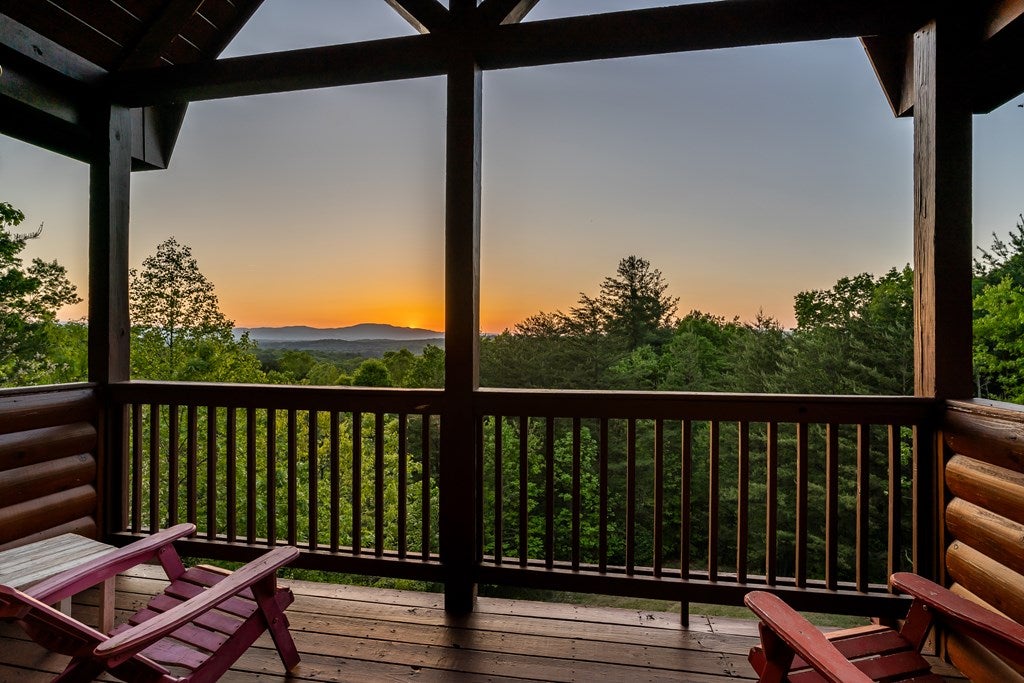 Mineral Bluff, Georgia, 30559, United States, 3 Bedrooms Bedrooms, ,3 BathroomsBathrooms,Residential,For Sale,1986292